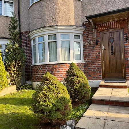 Tj Homes - Double Room With Single Bed - 3 Min To Tube Station - London Ruislip Exterior photo