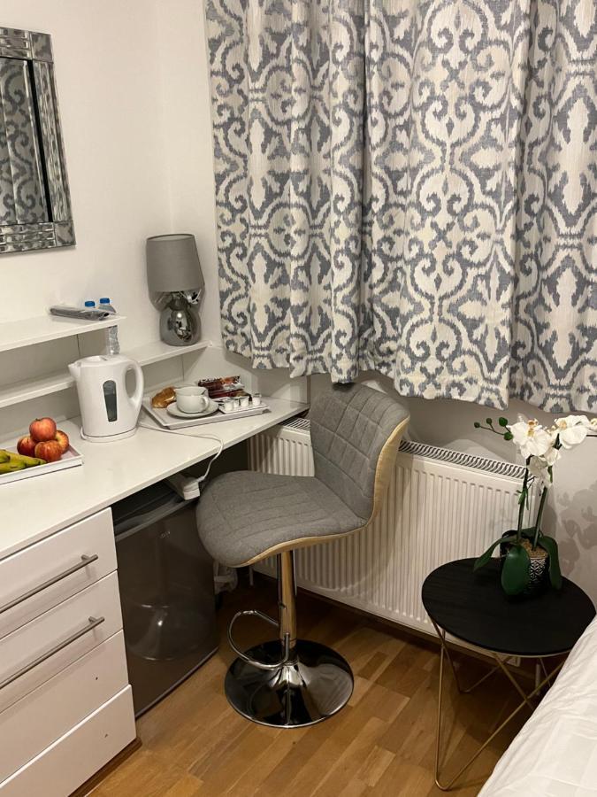 Tj Homes - Double Room With Single Bed - 3 Min To Tube Station - London Ruislip Exterior photo