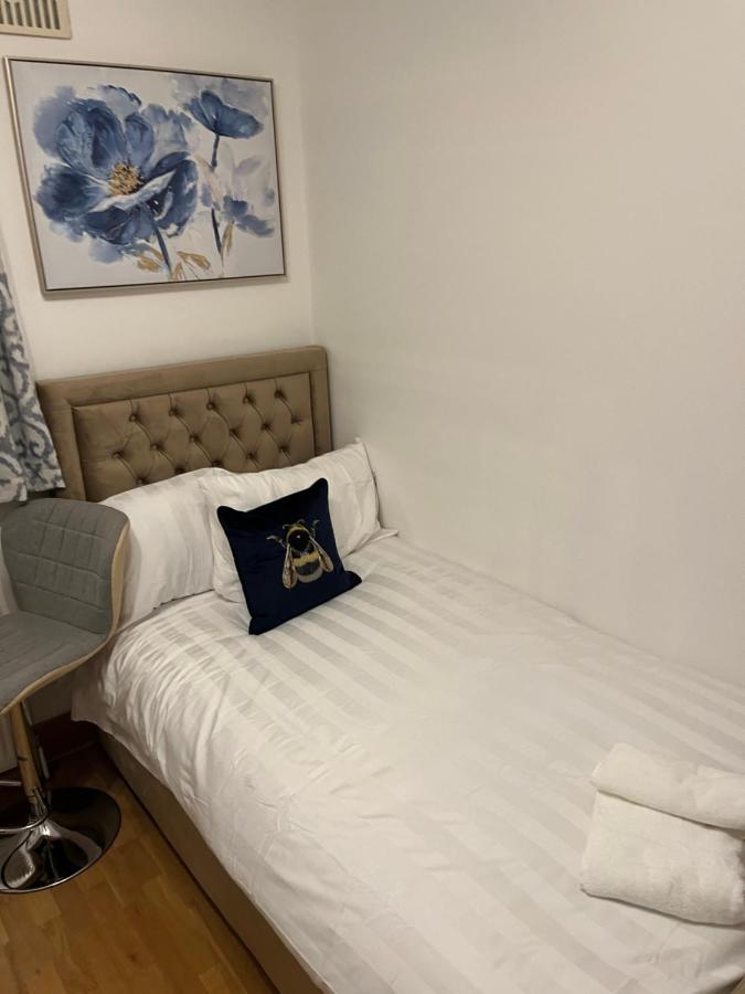 Tj Homes - Double Room With Single Bed - 3 Min To Tube Station - London Ruislip Exterior photo