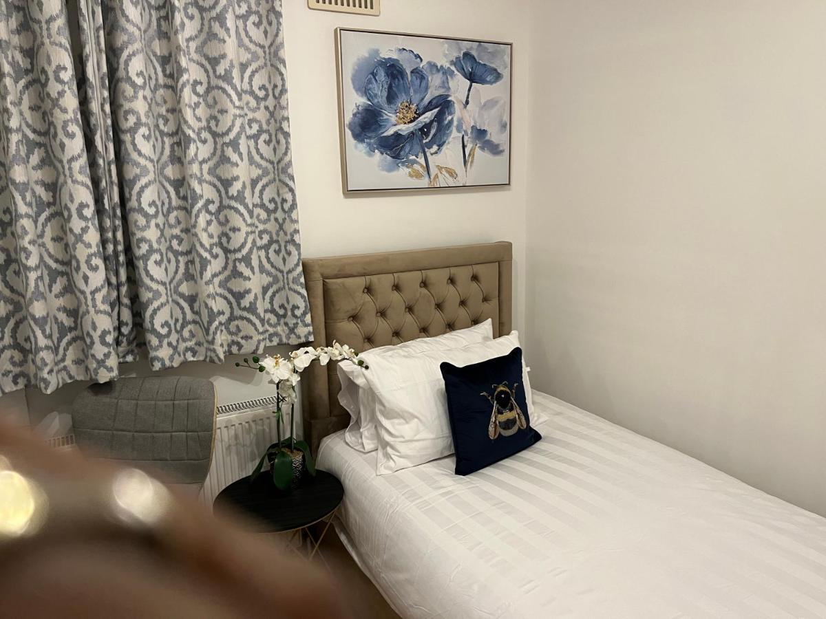 Tj Homes - Double Room With Single Bed - 3 Min To Tube Station - London Ruislip Exterior photo